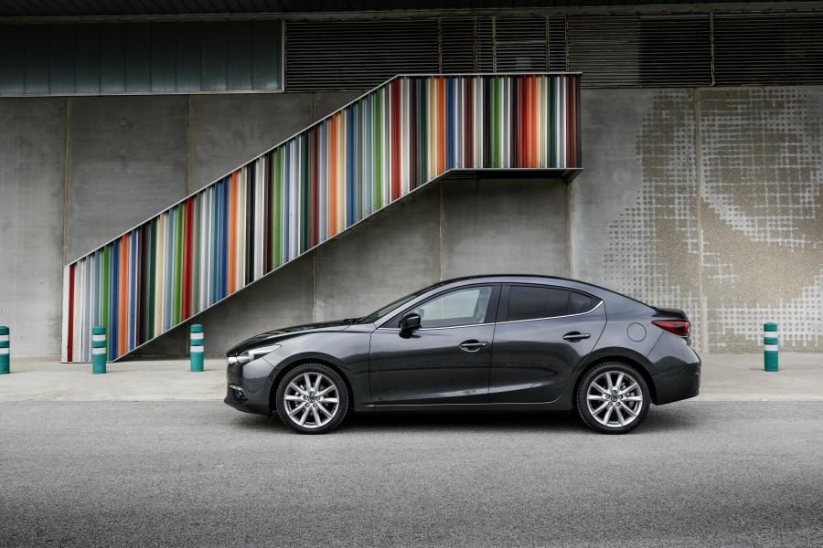  Mazda3 Sedan 2016 года  (WW) (фото 15 из 37)